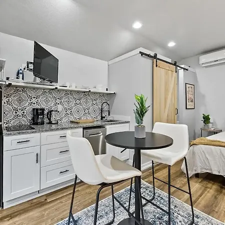 Tiny House With Private Outdoor Space Location